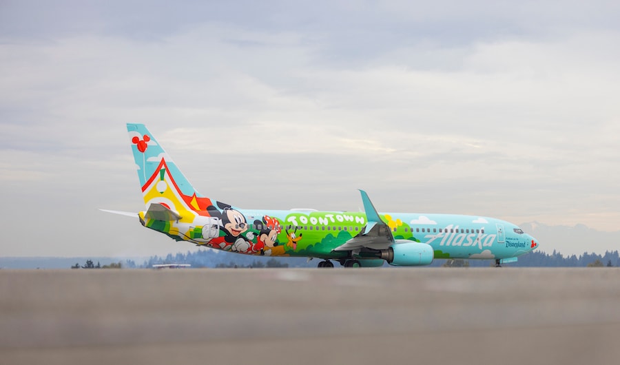 Alaska Airlines Reveals Its New Disneyland Resort-Themed Plane “Mickey’s Toontown Express”