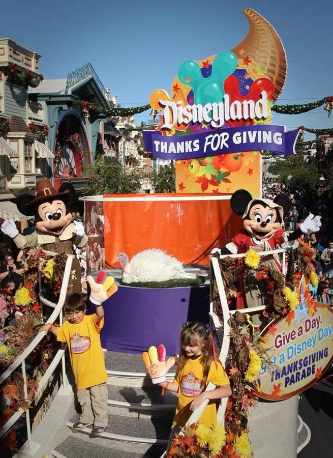 Thanksgiving Day Parade at Disneyland Park Disney Parks Blog