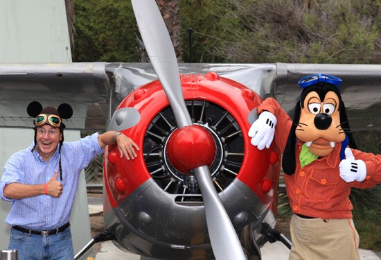 Stephen Colbert with Goofy at the Soarin’ Over California attraction