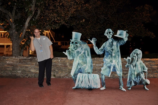 Hitchhiking with Ghosts Outside the Haunted Mansion
