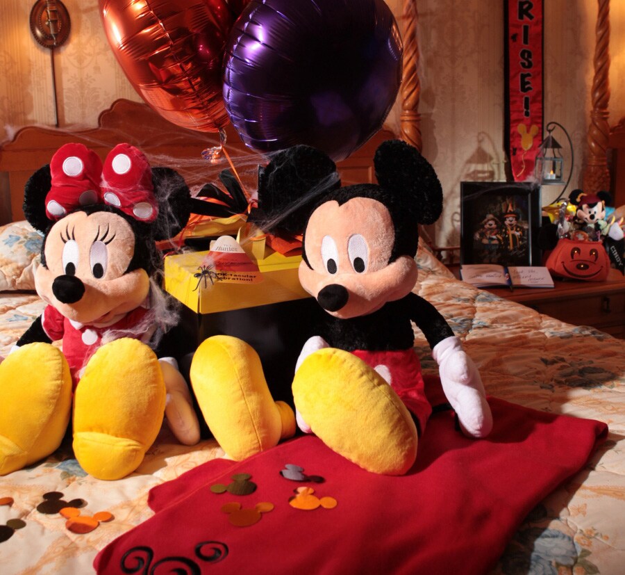 New Halloween In Room Celebrations At Disney Parks Disney
