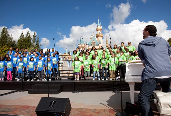 The PS22 Chorus Performs at Disneyland Park