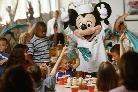 Dine with Your Favorite Characters at Disney Parks