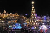 Disneyland Paris is Filled with Resplendent Décor