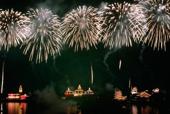 New Year's Eve showing of IllumiNations: Reflections of Earth at Epcot