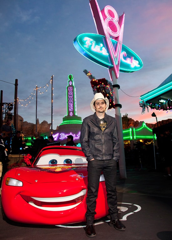 Brad Paisley Performs in Cars Land for Disney Parks Christmas Day Parade