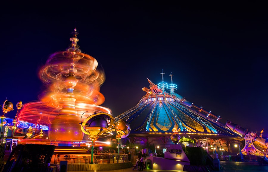 Disney Parks After Dark: Nighttime Visit to Space Mountain: Mission 2 at  Disneyland Paris | Disney Parks Blog