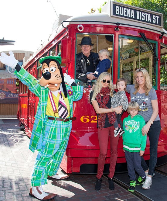 Rod Stewart Celebrates His Son’s Birthday with Family at the Disneyland Resort