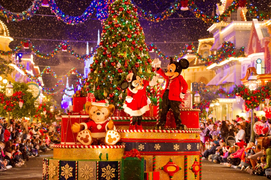 Disney Parks Quick Hits: Resort Awards, Holiday Tickets and Wild Africa ...