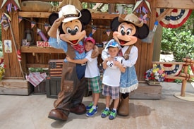 Shawn Slater Brings His Boys to Woody’s All-American Roundup For Some Frontier Fun at Disneyland Park