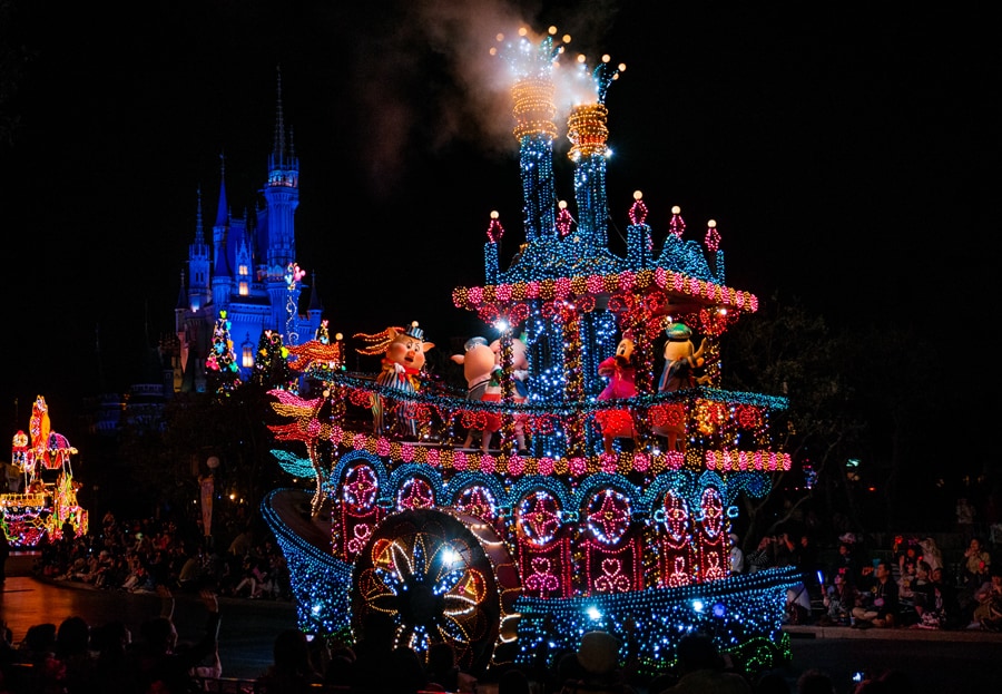 VIDEO: Made with Magic Items Light Up the Night at Disney Parks