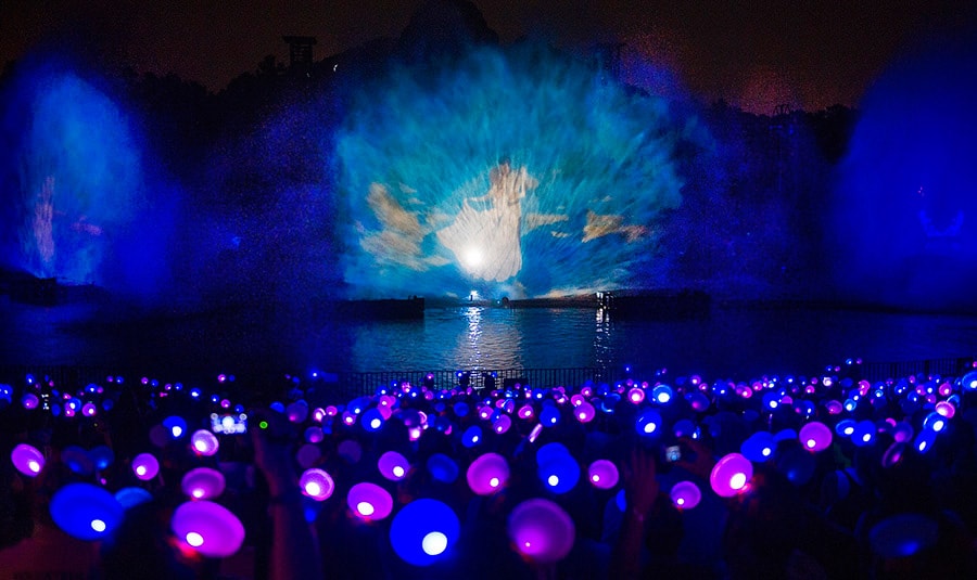 Glow With the Show' Ears Brighten 'Fantasmic!' at Disney's Hollywood Studios | Disney Parks Blog