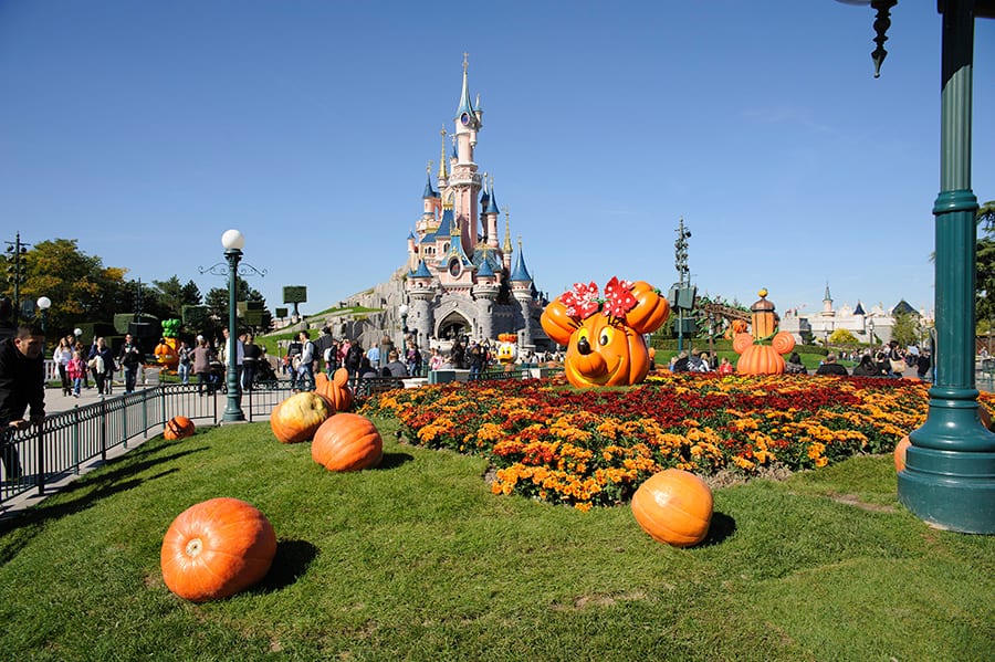 Disneyland Paris Halloween - Mickey S Halloween Celebration Debuts At Disneyland Paris Disney Parks Blog