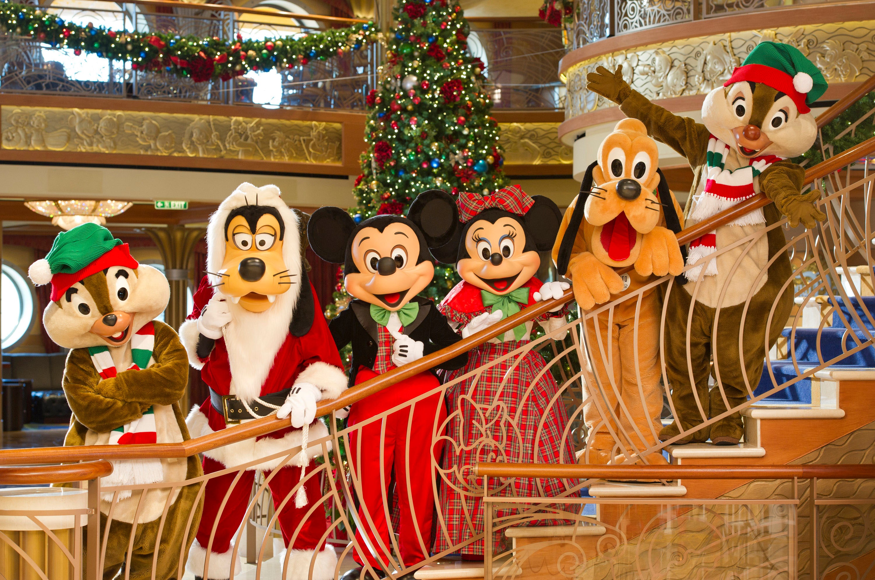 disney christmas cruise pictures