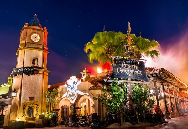 magic kingdom disney pirates of the caribbean logo