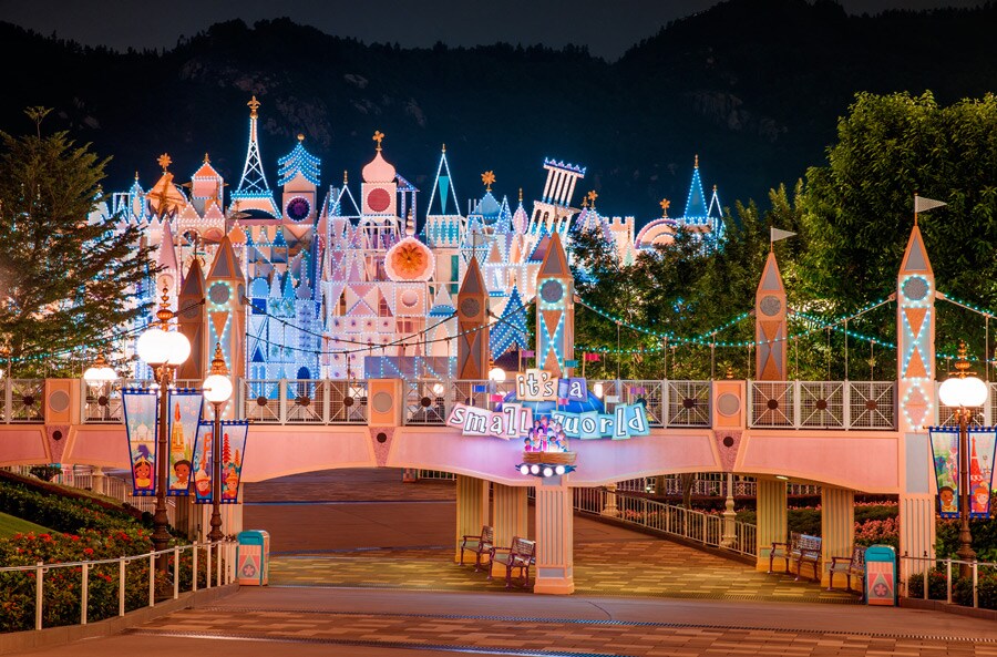 It S A Small World Around The World Hong Kong Disneyland Disney Parks Blog