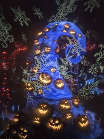 Disney Parks After Dark: Haunted Mansion Holiday at Disneyland Park ...