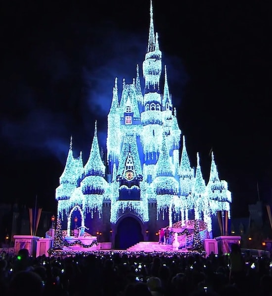 Closer Look: ‘A Frozen Holiday Wish’ at Magic Kingdom Park | Disney ...