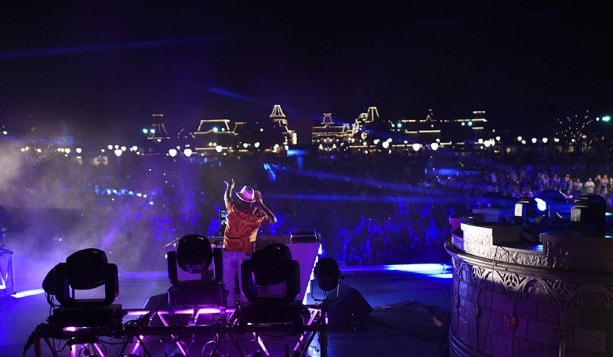 Character Dance Parties Keep Things Going at Magic Kingdom Park