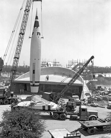 Building the Dream: The Making of Disneyland Park – Rocket to the Moon ...