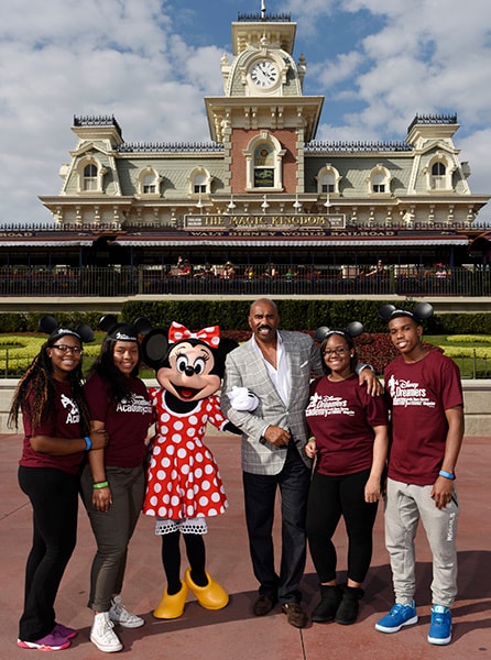Steve Harvey Welcomes the 2015 Disney Dreamers Academy at Walt Disney World Resort