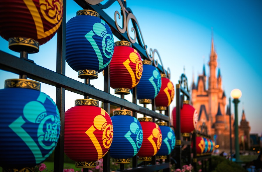 Frozen and Duffy Welcome Winter to Tokyo Disney Resort in 2016