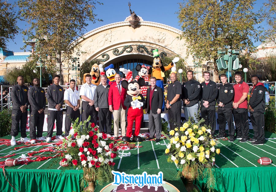 This Week in Disney Parks Photos: Rosy Experience at Disneyland Resort