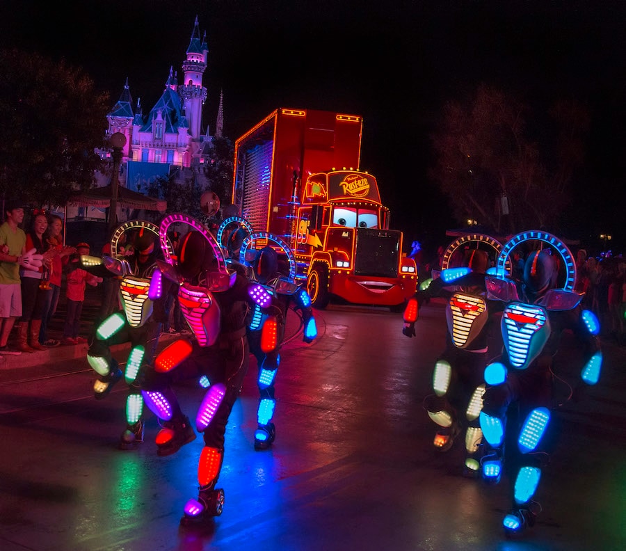 ‘Paint the Night’ Parade at Disneyland Park