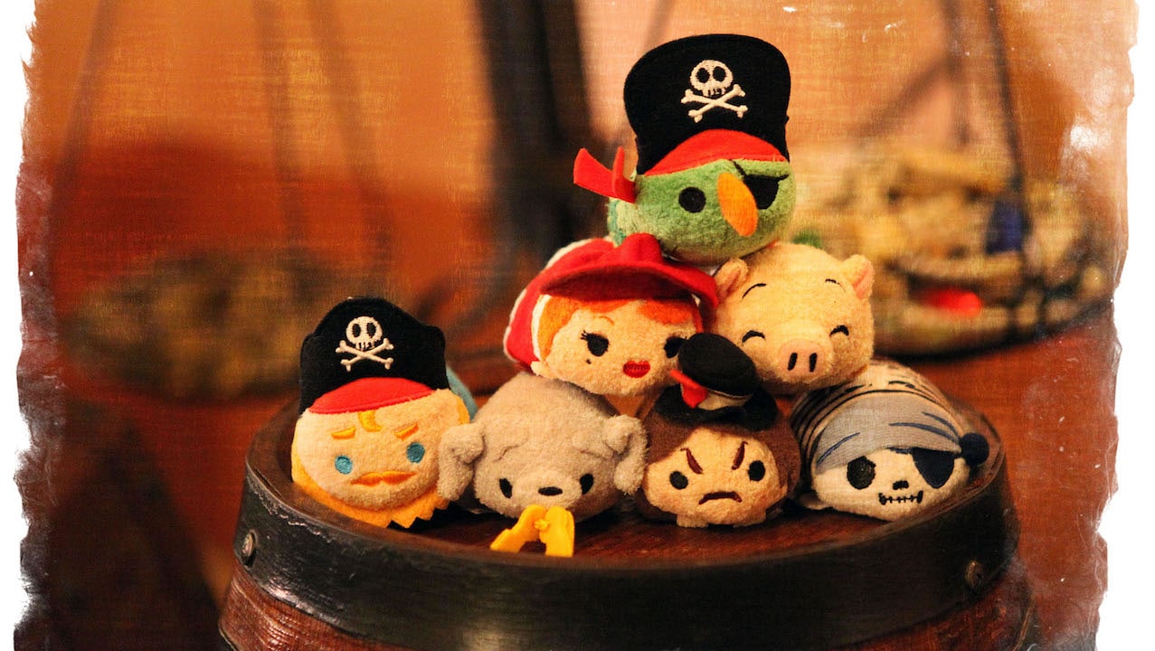 Disney Parks Pirates of the Caribbean Pirate Captain Tsum Tsum Plush Mini New 