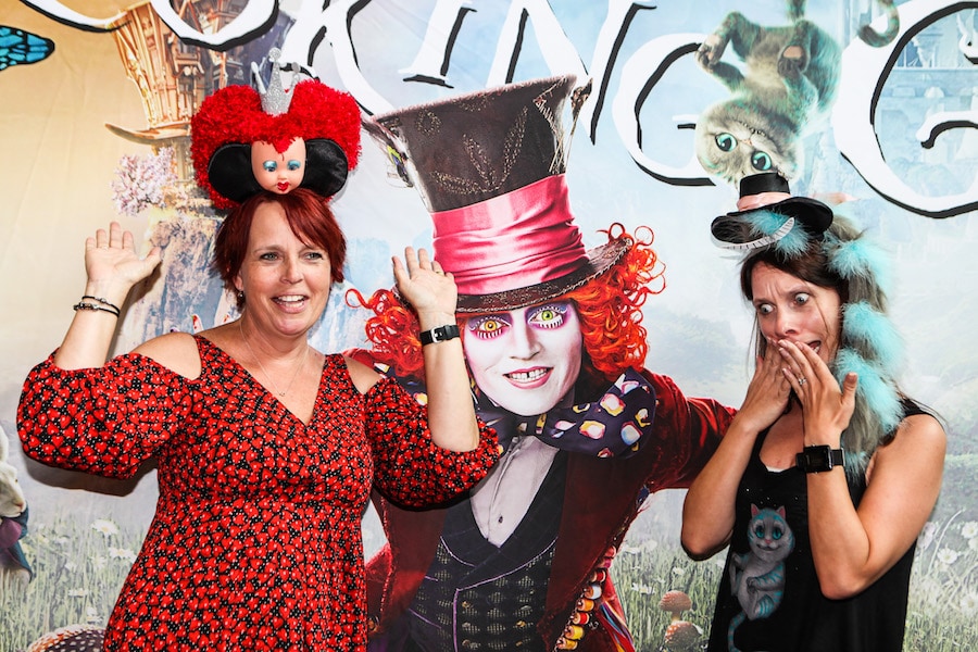 Disney Parks Blog Readers Celebrate ‘Alice Through the Looking Glass’ At Advanced Screening