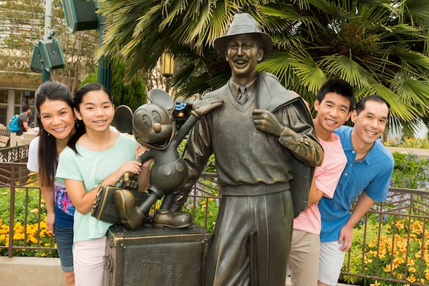 Introducing the Disney PhotoPass Collection and Disney PhotoPass Collection + Disc