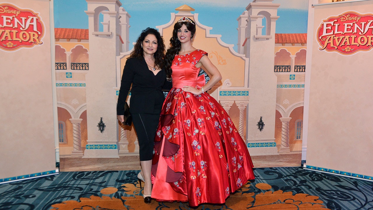 #DisneyFamilia: Elena of Avalor recognized as a Mujer Poderosa!
