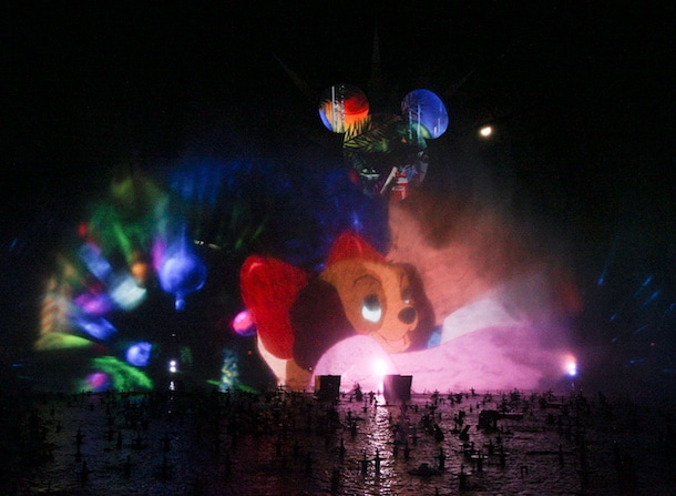 New ‘World of Color - Season of Light’ Fills the Night with Holiday Magic at Disney California Adventure Park