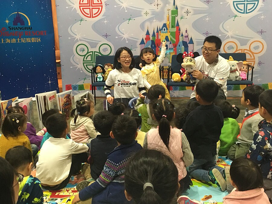 Disney Parks Give Back For Family Volunteer Day