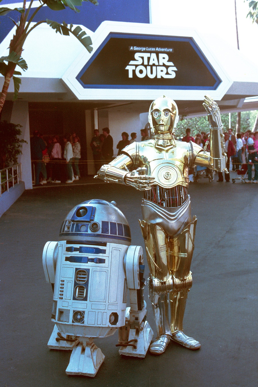 Star Tours 30 Years Attraction Poster Jumbo R2-D2 C-3PO Pin LE 1000 D23 Expo 