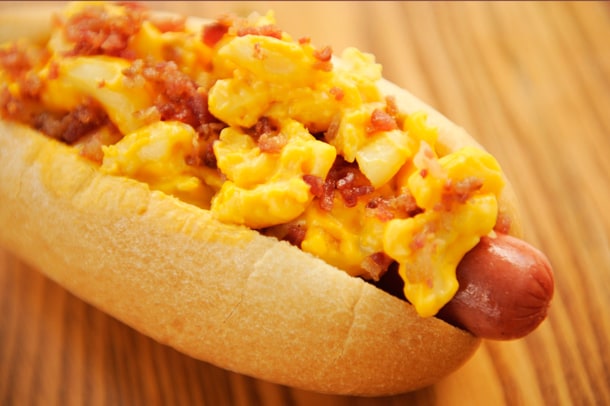 Disney Parks Best Bites: December 2016: Mac and Cheese Hot Dog