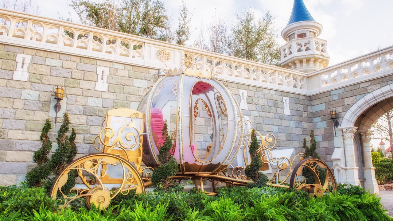 Disney PhotoPass celebrates Valentine’s Day by Bringing Out Cinderella’s Coach Feb. 13-14 at Magic Kingdom Park