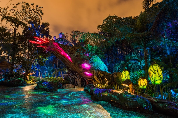 Disney Parks After Dark: Pandora - The World of Avatar Comes To Life At Night