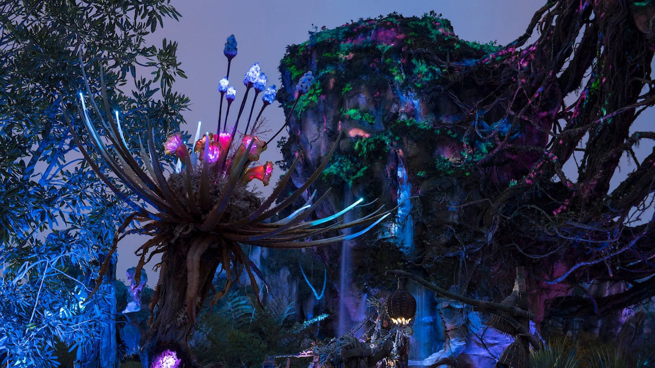 Pandora - The World of Avatar at Night