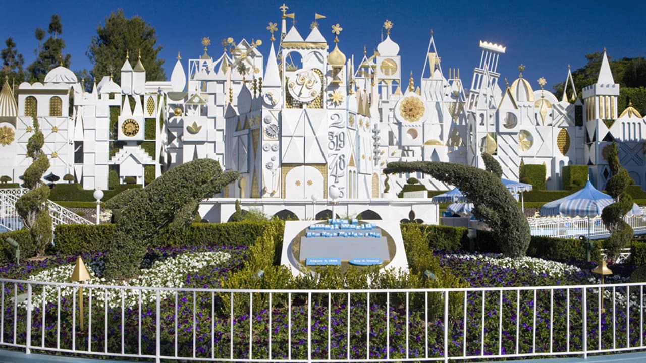 The Cultures Of It S A Small World At Disneyland Park Latin America Disney Parks Blog