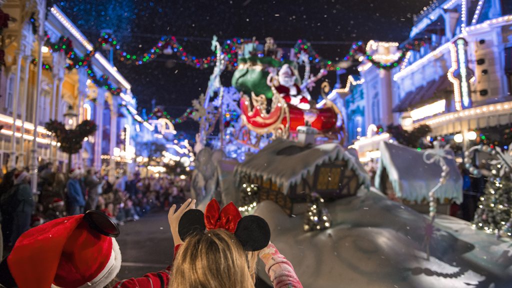 Moms Panel Monday: Why We Love Mickey’s Very Merry Christmas Party | Disney Parks Blog