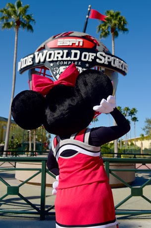 Minnie Mouse’s New Cheerleading Uniform