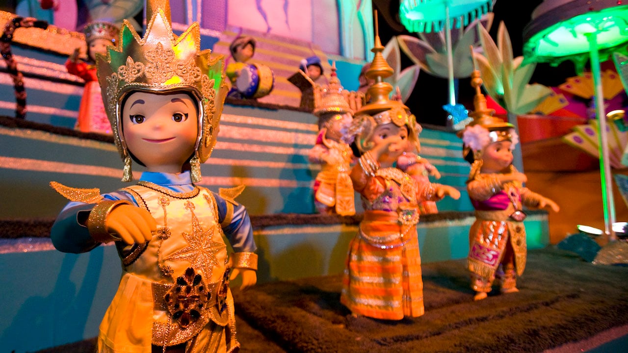 The Cultures Of It S A Small World At Disneyland Park Africa And Asia Disney Parks Blog