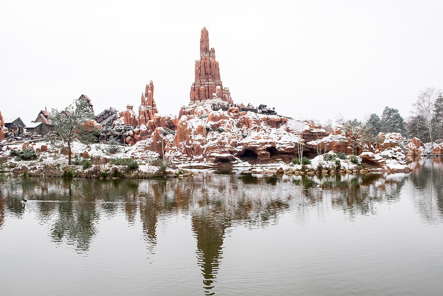 PHOTOS: Watch Disneyland Paris Turn Into A Winter Wonderland  Disney Parks Blog