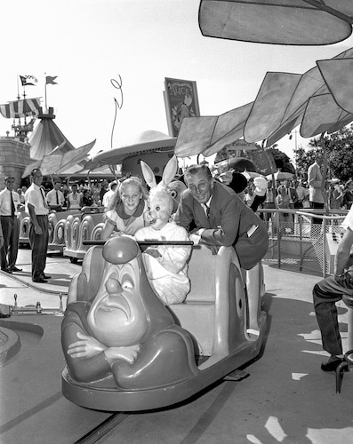 Alice in Wonderland opening, 1958