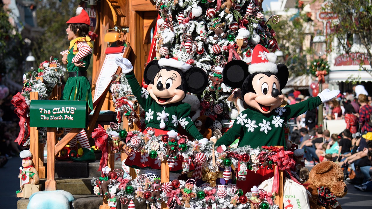 Moms Panel Monday Christmas in July at the Disneyland Resort Disney