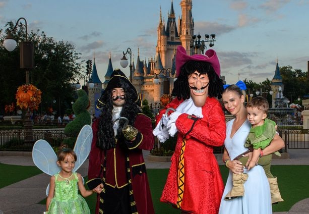 Luis Fonsi and family meeting Captain Hook, at Walt Disney World Resort