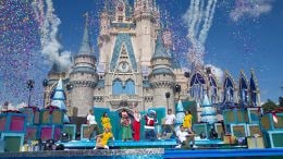 ‘Disney Parks Presents a 25 Days of Christmas Holiday Party’ Airs on Disney Channel Tonight at 8 p.m. ET/PT