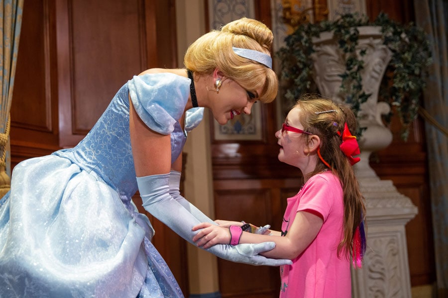 6-year-old Layla Lester meets Cinderella at Magic Kingdom Park
