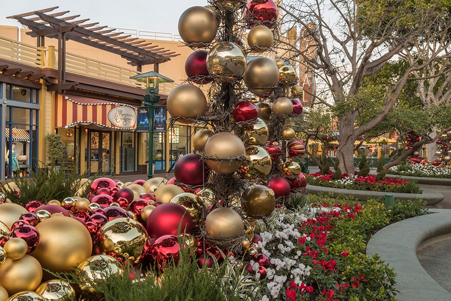 Four Fabulous Ways to Enjoy the Holidays in the Downtown Disney